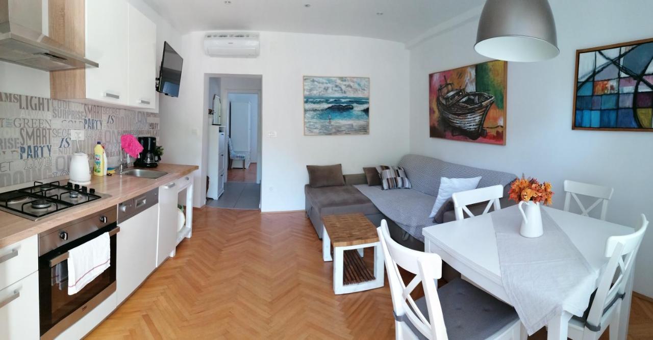 פודסטראנה Dadule Apartments מראה חיצוני תמונה