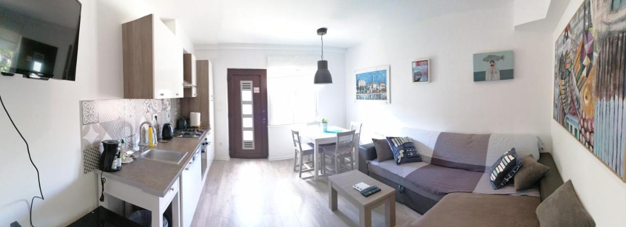 פודסטראנה Dadule Apartments מראה חיצוני תמונה