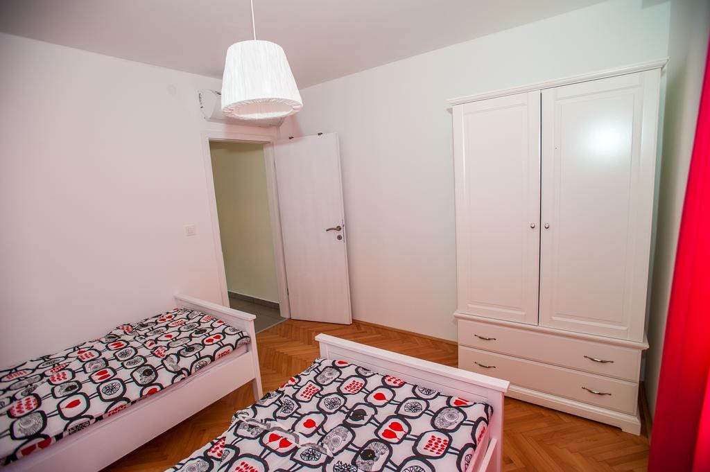 פודסטראנה Dadule Apartments מראה חיצוני תמונה