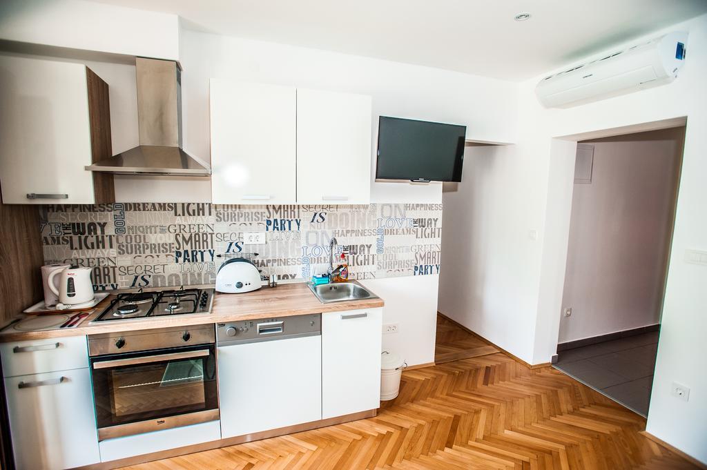 פודסטראנה Dadule Apartments מראה חיצוני תמונה