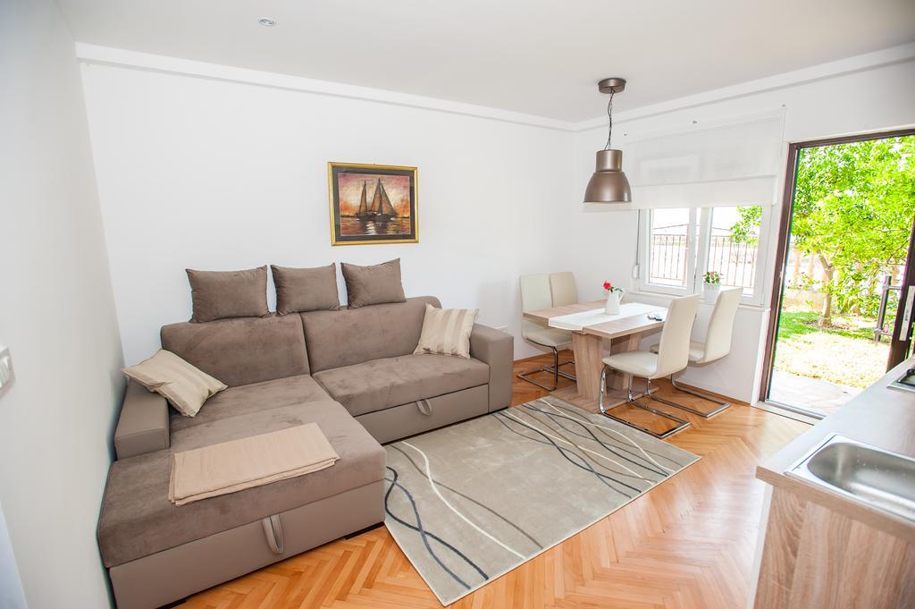פודסטראנה Dadule Apartments מראה חיצוני תמונה